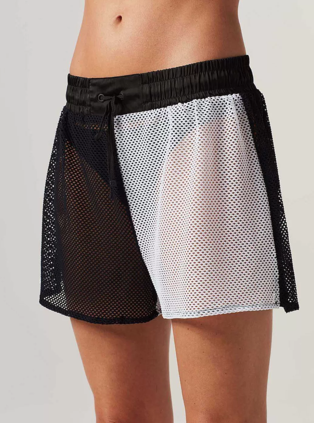 Best Sale Blanc Noir Color Blocked Poolside Short Black White