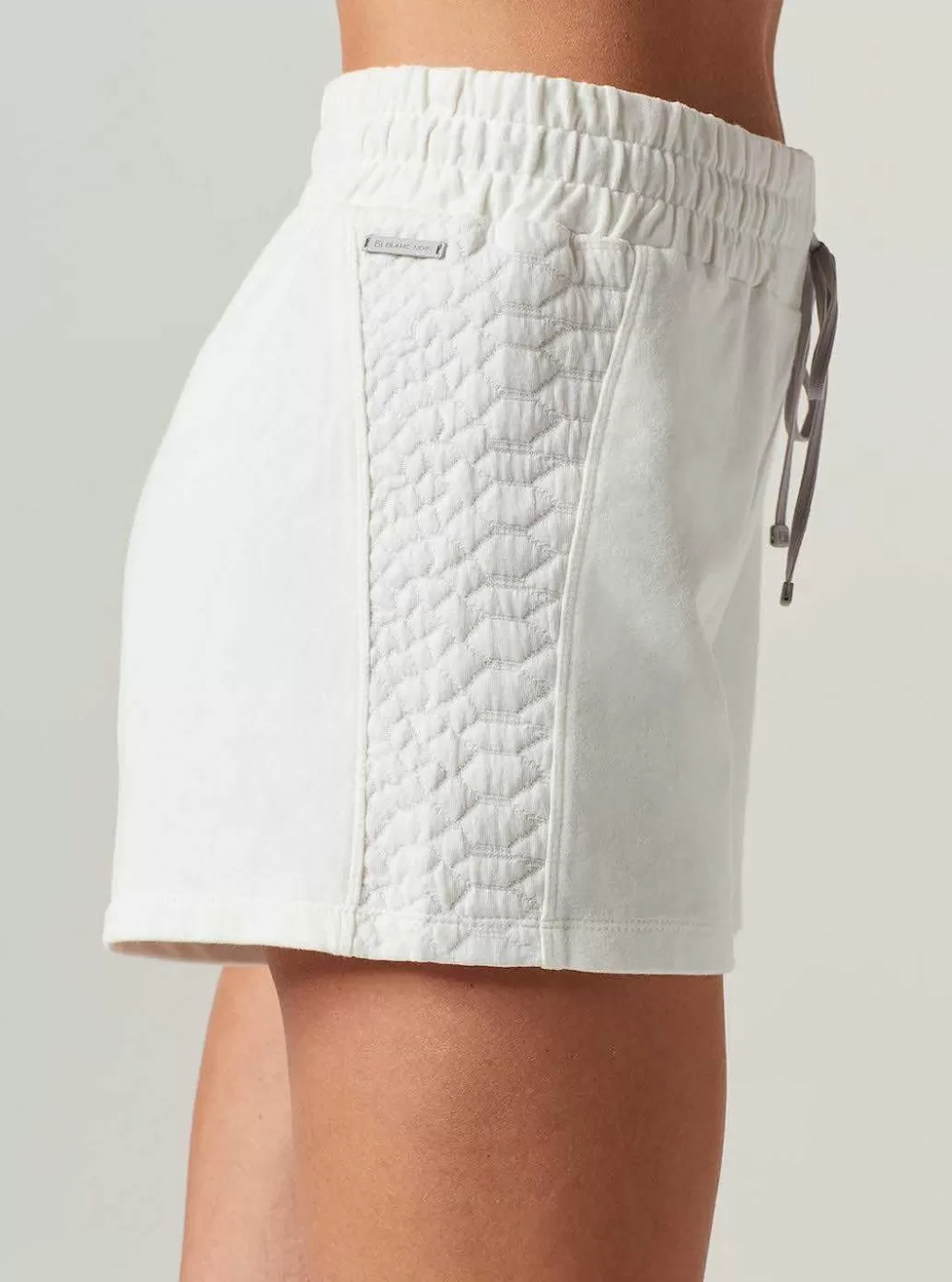 Hot Blanc Noir Croco Knit Short White