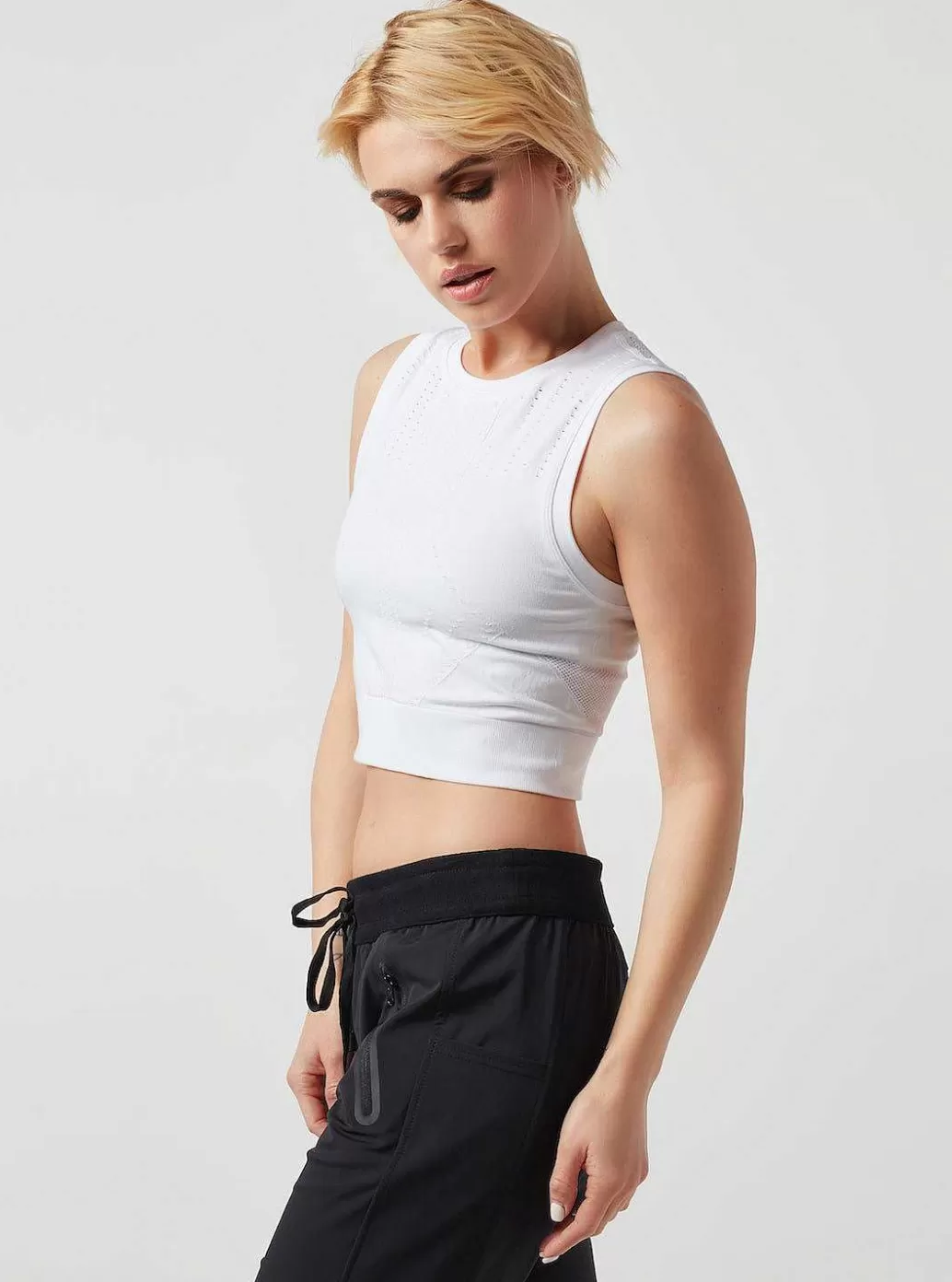 Discount Blanc Noir Infinity Crop White