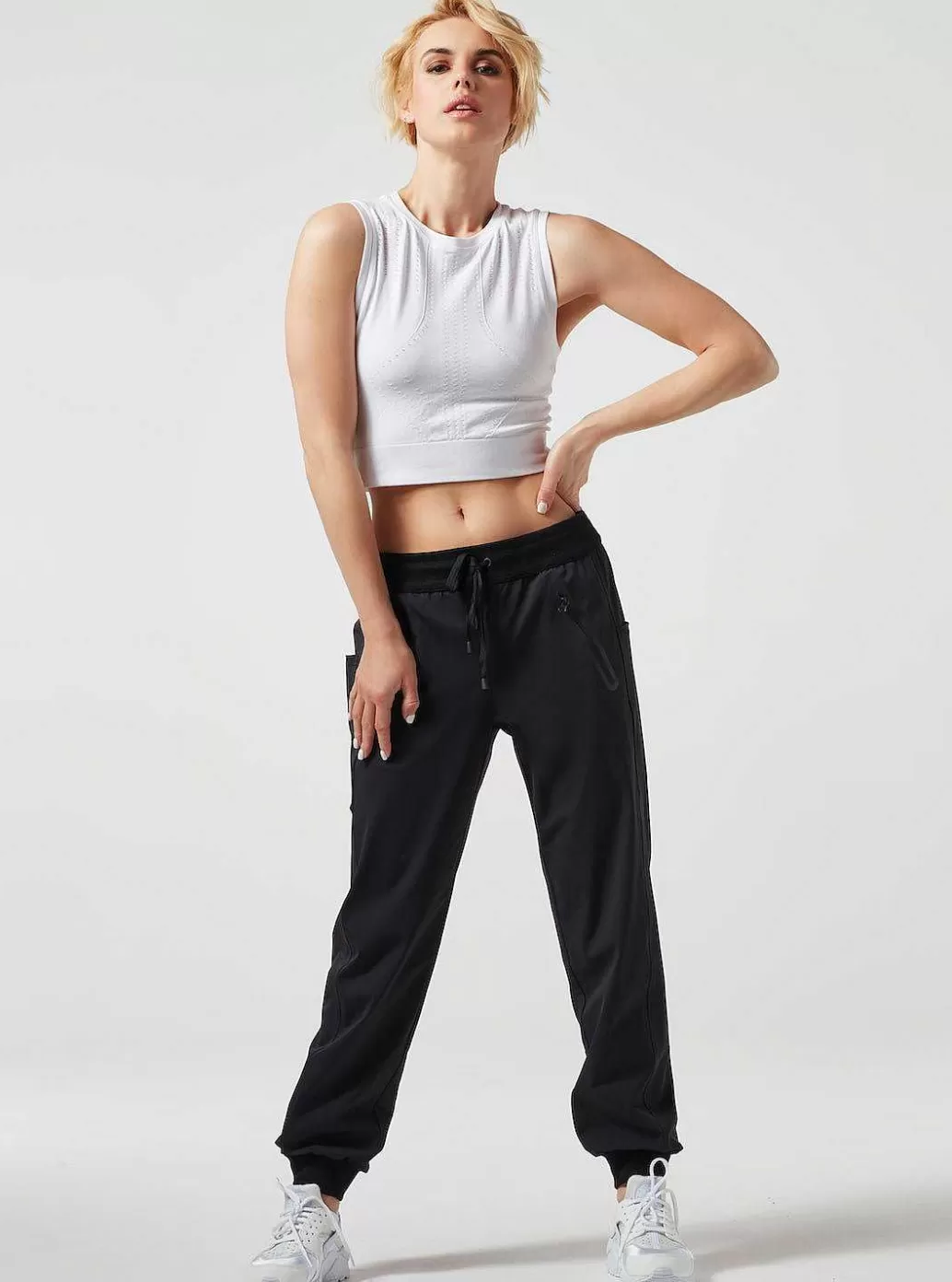 Sale Blanc Noir Infinity Crop White