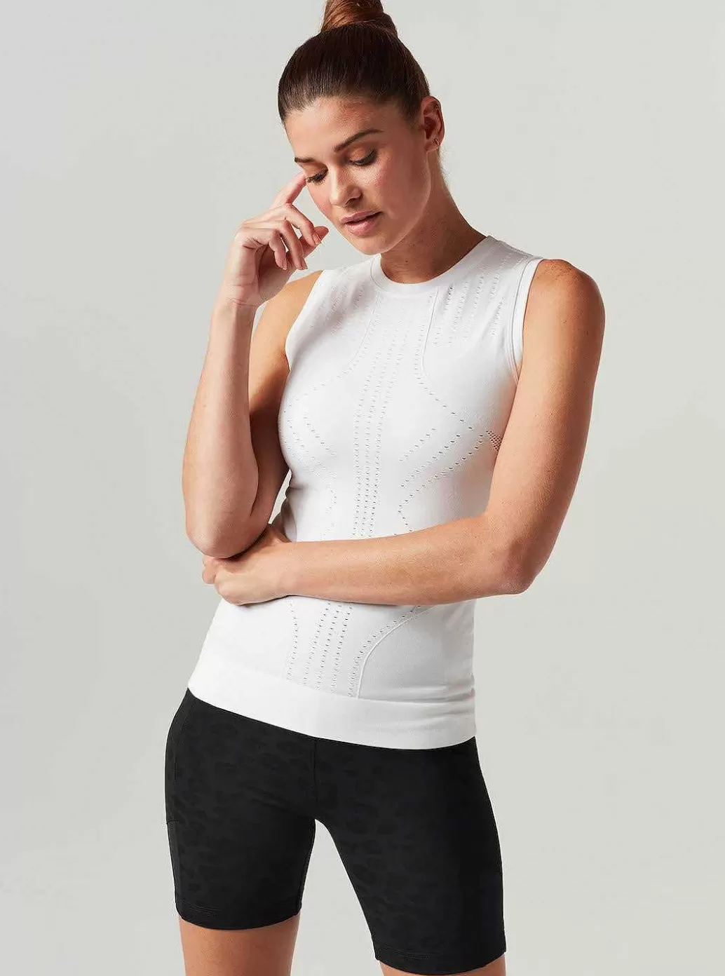 Hot Blanc Noir Infinity Top White