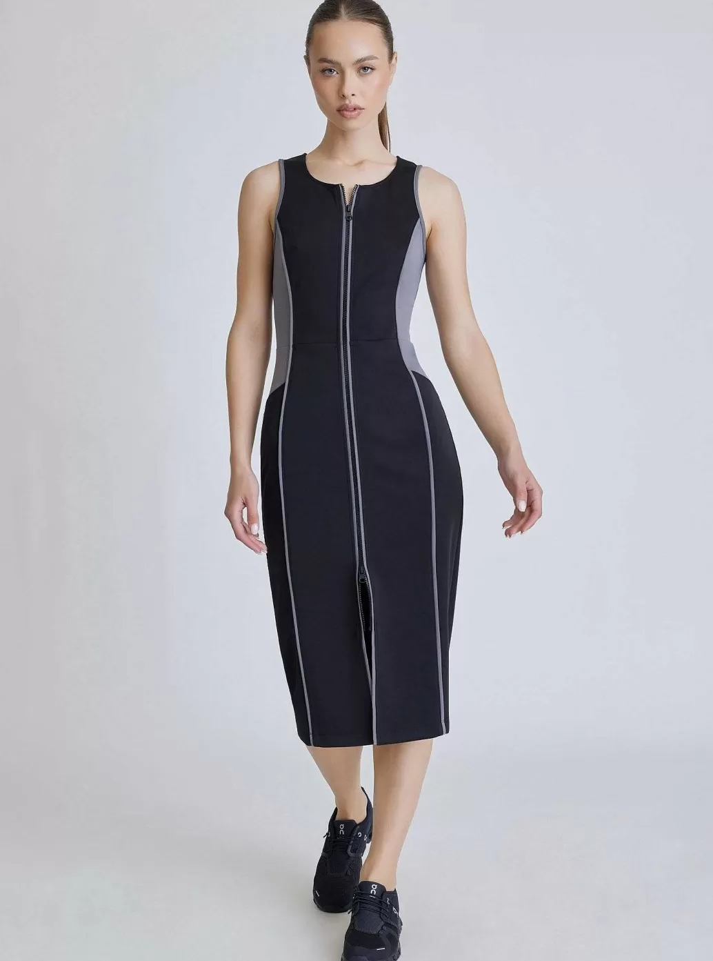 Fashion Blanc Noir Lace Back Dress - Black Colorblock Black/Charcoal