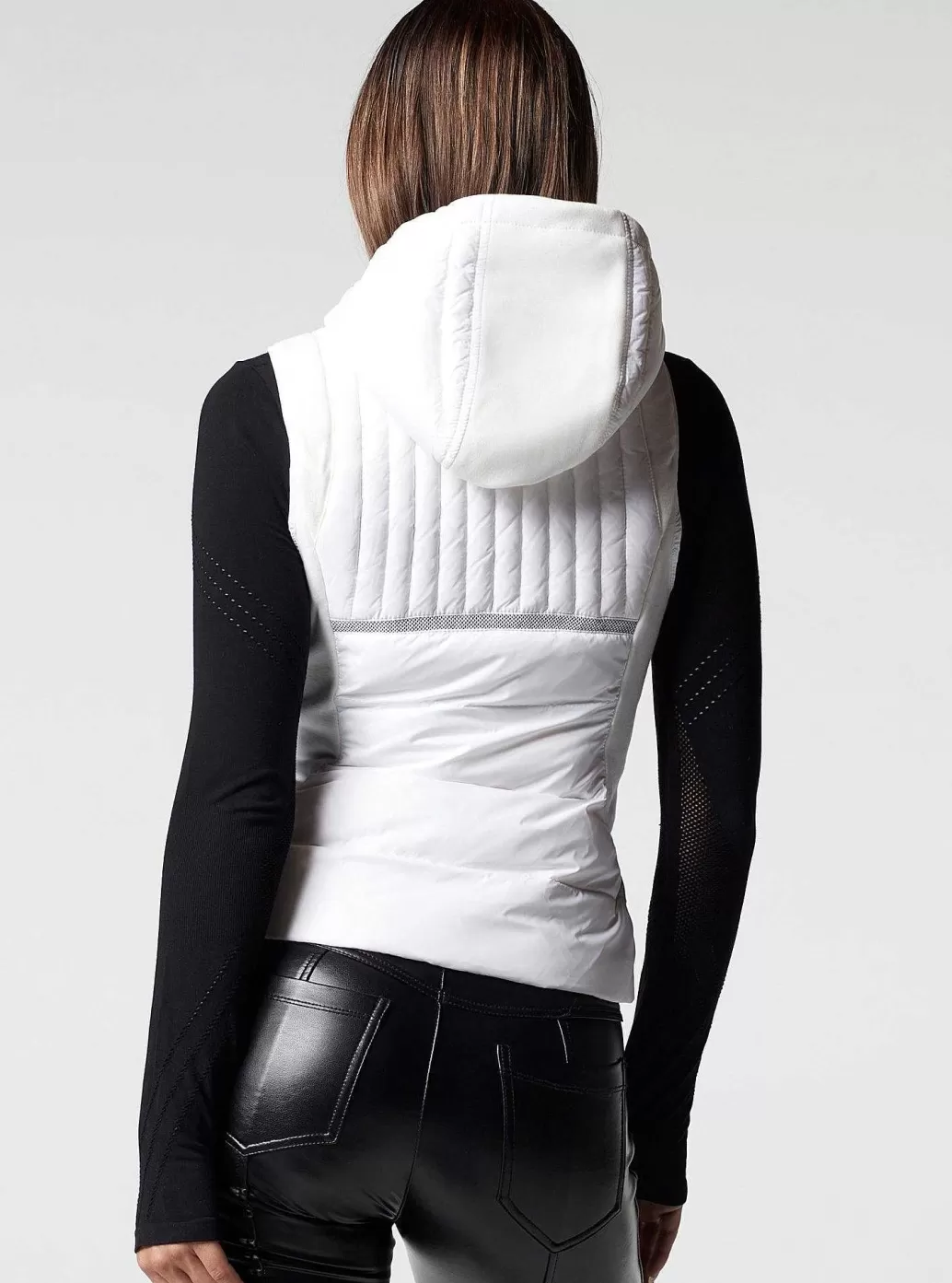 Store Blanc Noir Reflective Inset Feather Weight Vest Cloud Dancer